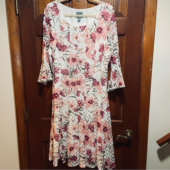 Rabbit Rabbit Rabbit Dress 18 Pink and White Floral Lace Overlay - Picture 3 of 9
